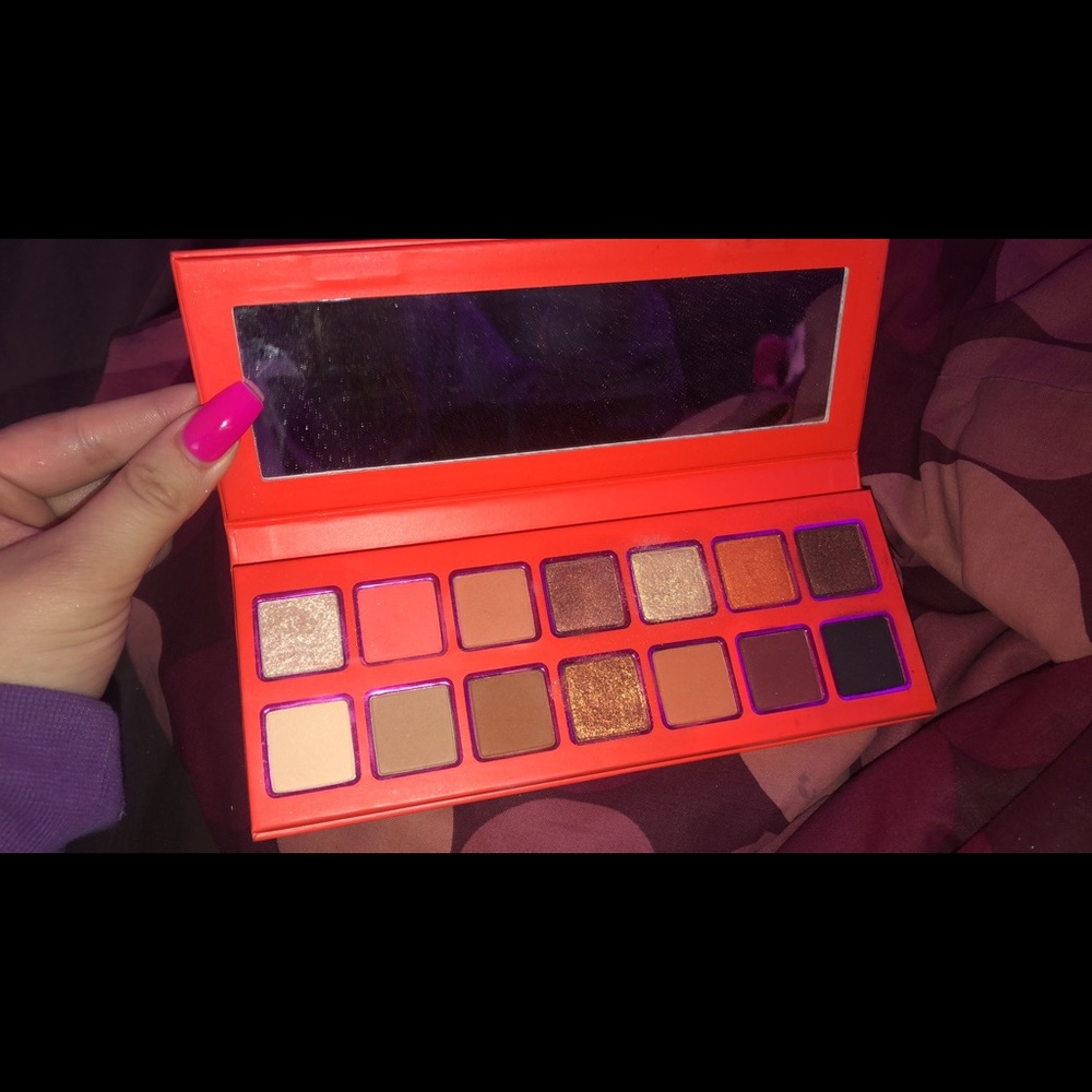 KYLIE eyeshadow palette